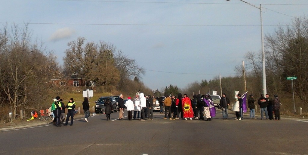 Protest on Cockshutt Rd by Six Nations 